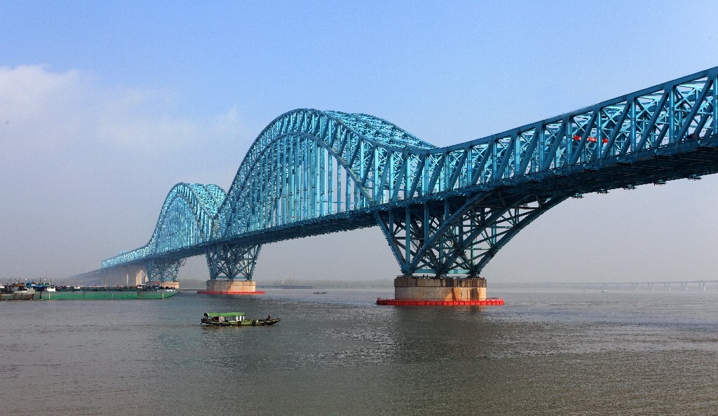 世界首座六線鐵路大橋-南京大勝關(guān)長江大橋~1.jpg